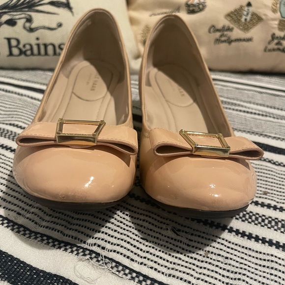 Cole Haan Emory Nude Bow Wedge Pump Size 7.5 Worn Condition - Picture 3 of 9